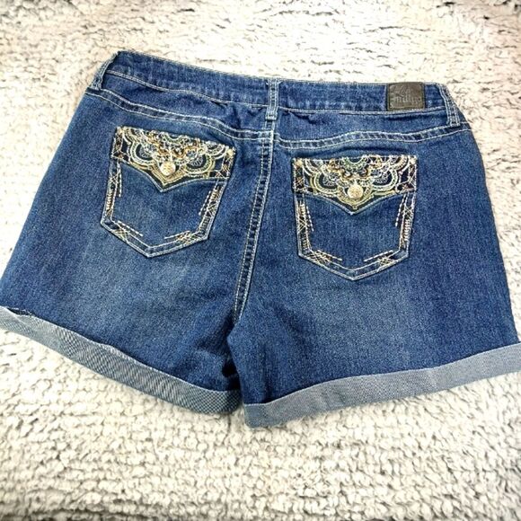 Love Indigo Cuffed Stretch Denim Shorts Embellished Stitch/ Jeweled Woman's 14.. - Picture 6 of 11